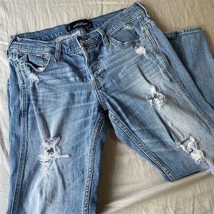 ripped boyfriend hollister jean
